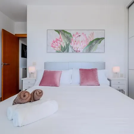 Obsidian Peridotita Ferienhaus