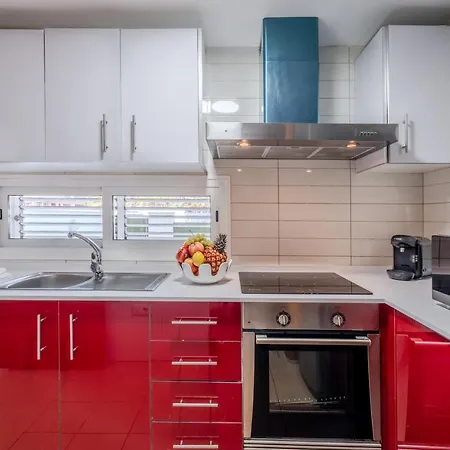 Obsidian Peridotita Ferienhaus