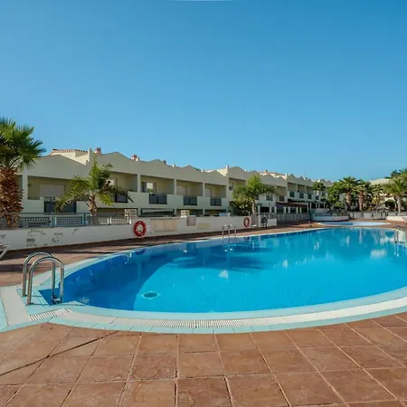 Obsidian Peridotita Ferienhaus *